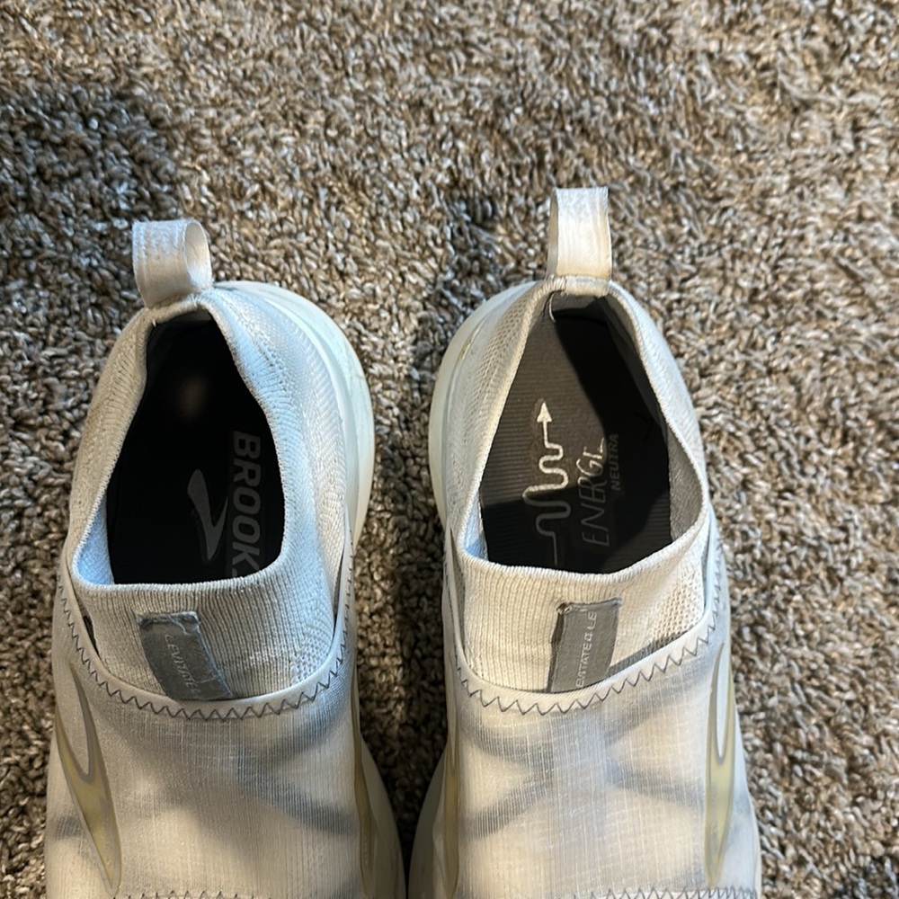 brooks running shoes - Picture 3 of 3